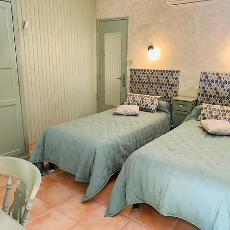 Logis Hotel Restaurant Hostellerie De La Tour Fontvieille Eksteriør bilde