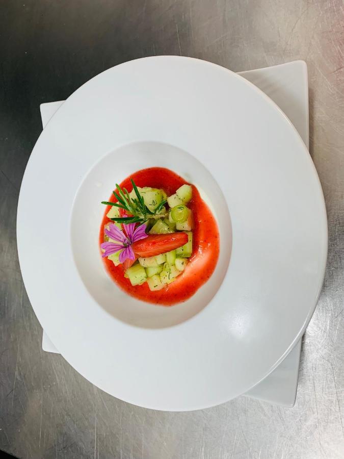 Logis Hotel Restaurant Hostellerie De La Tour Fontvieille Eksteriør bilde
