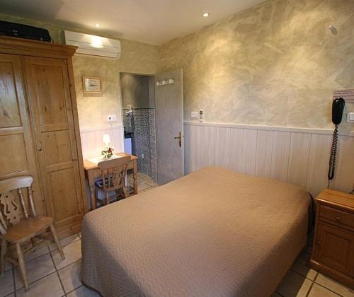 Logis Hotel Restaurant Hostellerie De La Tour Fontvieille Rom bilde